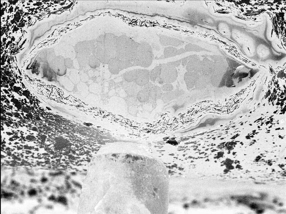 Gas delivery frame 8